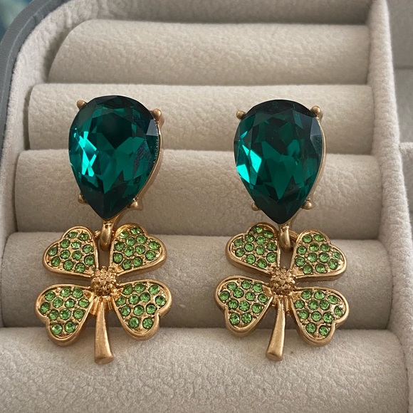Oscar de la Renta Clover Bracelet & Earrings - Picture 6 of 17